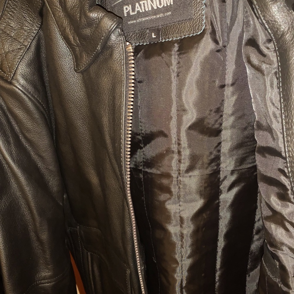beautiful mens leather heavy jacket for winter. New never worn. Great condition